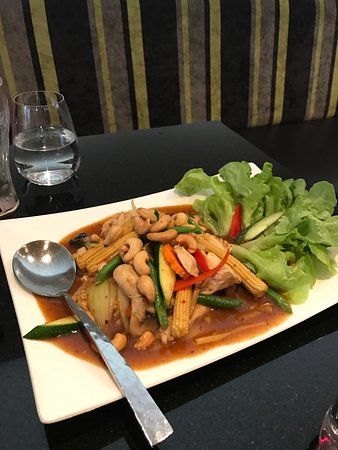 De GRAND Thai Restaurant and Bar